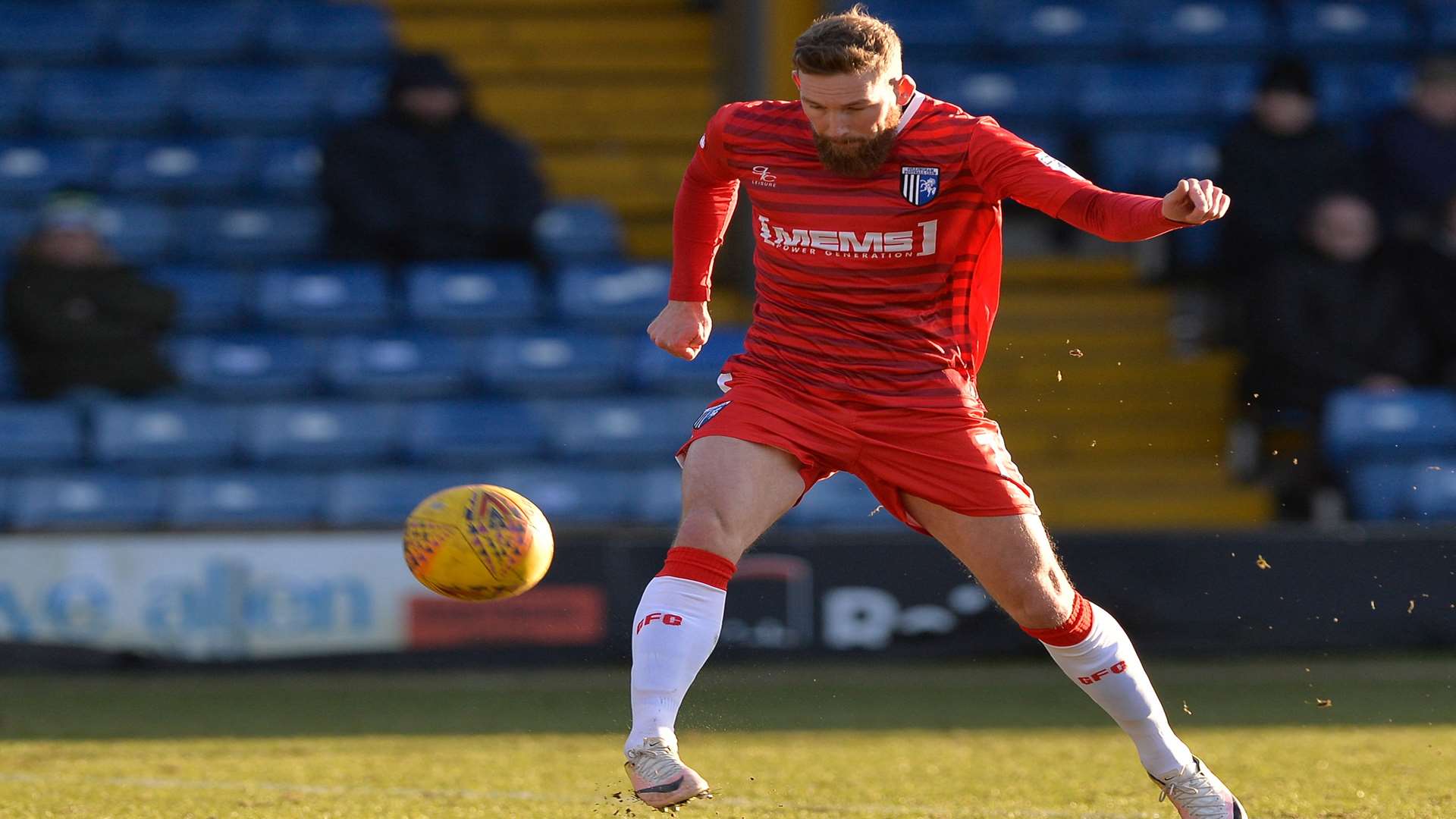 Scott Wagstaff goes for goal Picture: Ady Kerry