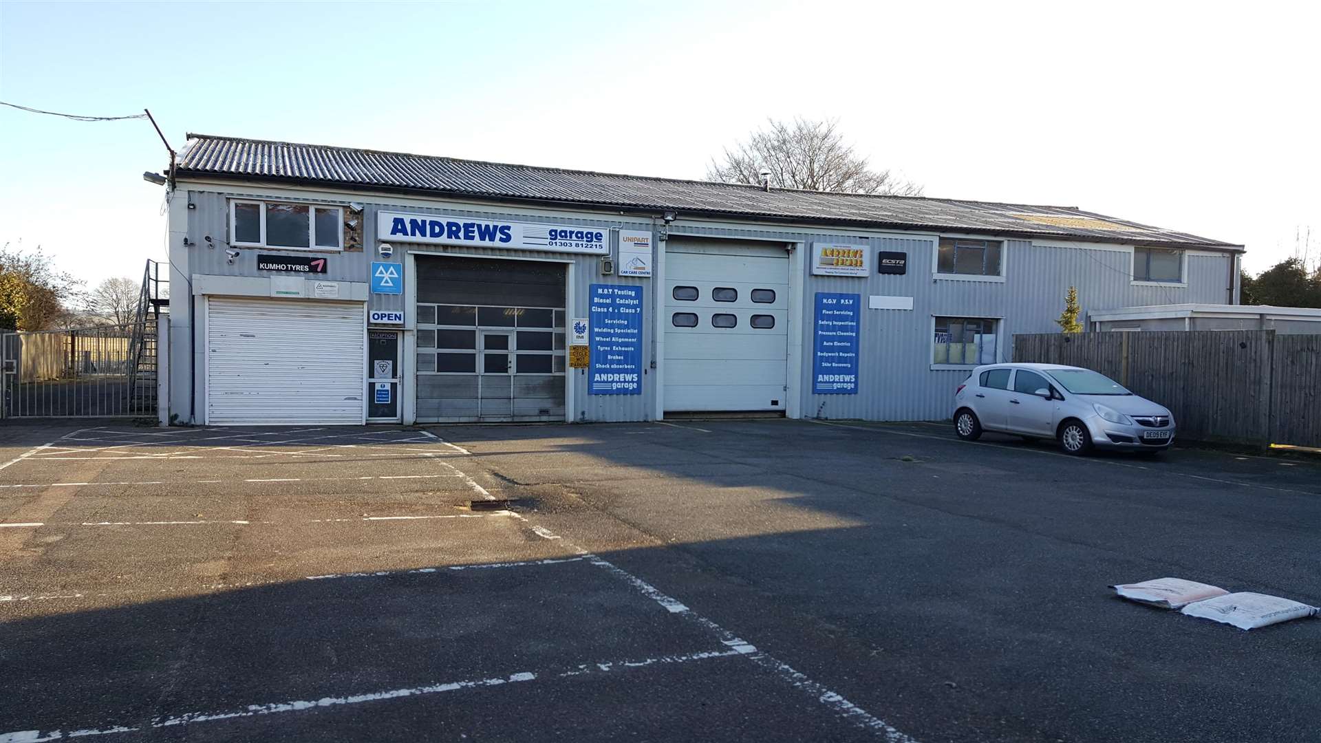 Andrews Garage