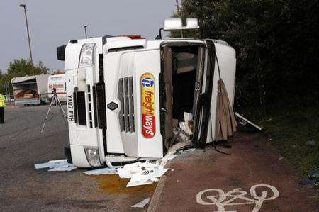 A tanker crashed on the A289 on the Strood roundabout above the Wainscott bypass