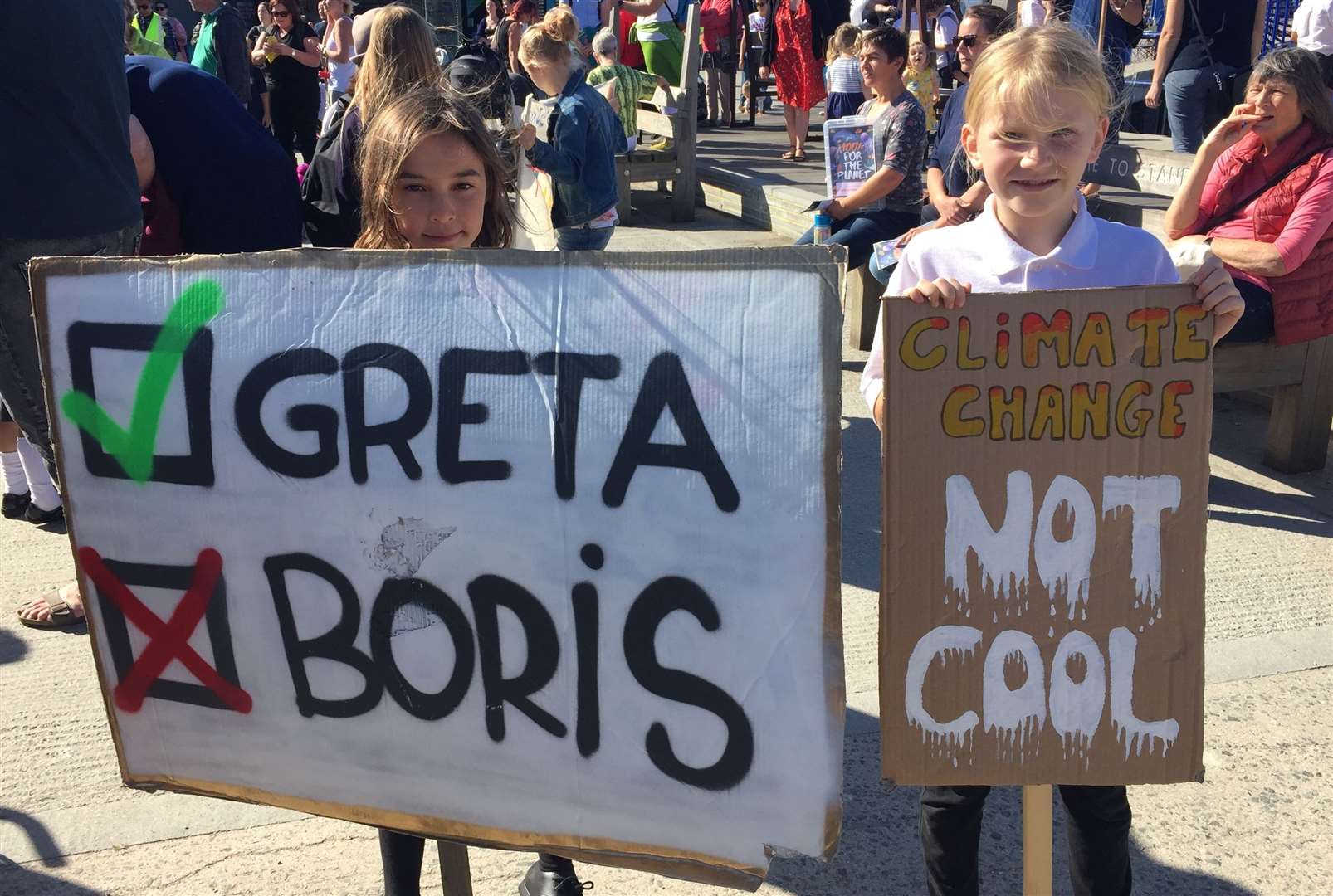 Marta Grydehøj Duffy, 9, right, Zephyr Deacon-Slater, 9, left, in Whitstable. (17056575)