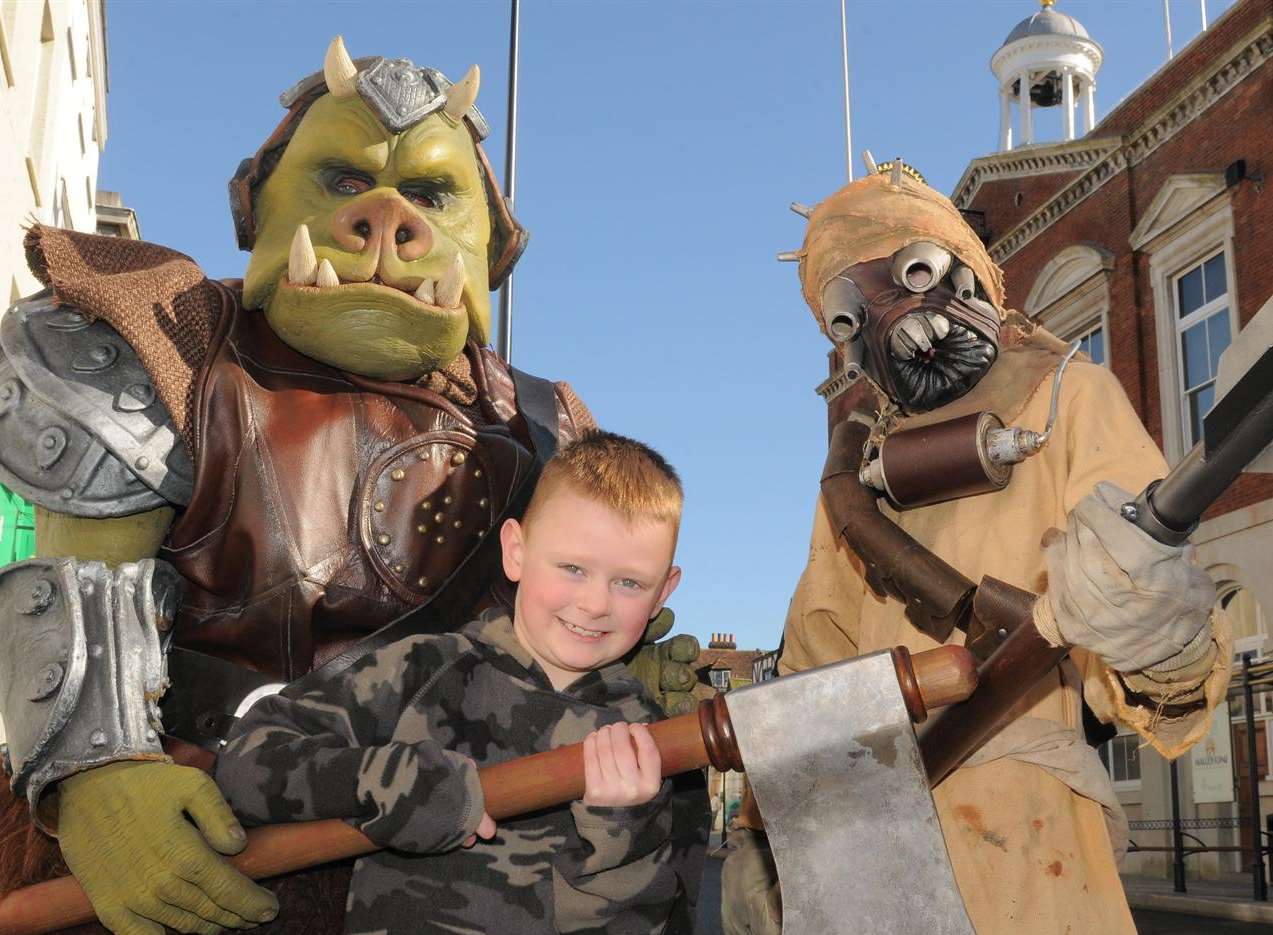 A Gamorrean guard and a Tusken raider meet Jay Blake at the last Demoncon