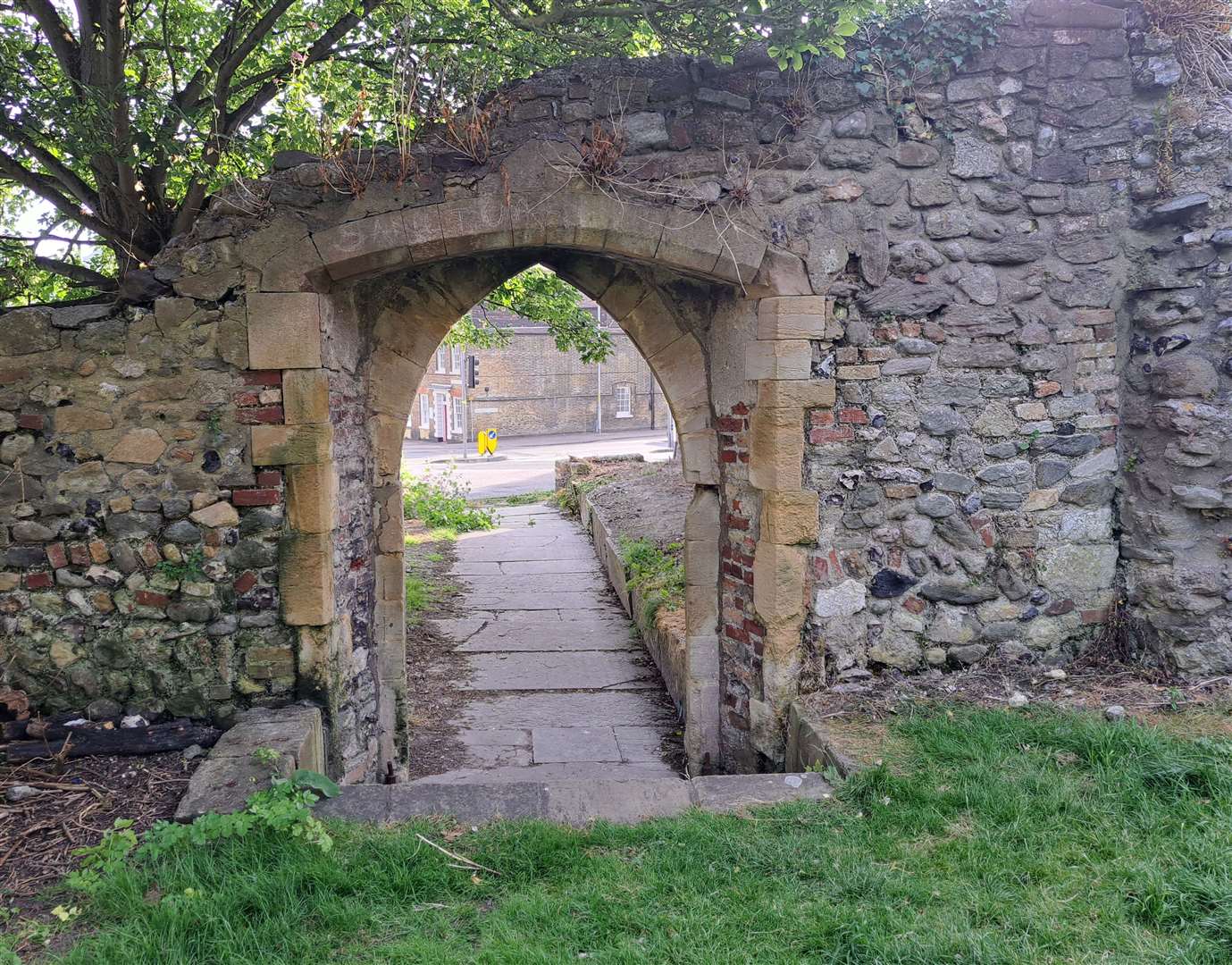 The church's graveyard was closed in 1855 and was finally closed in 1950 after the bell tower collapsed