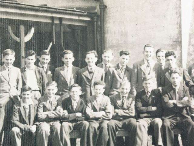 Were you in form 4M at Dartford West Secondary in1953? (3449523)