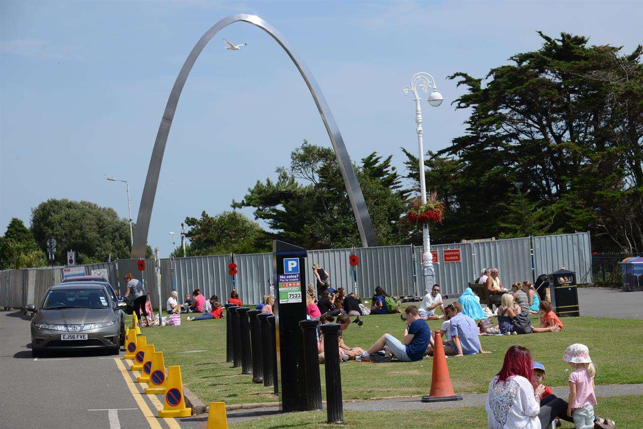 Final preparations are going ahead for First World War commemoration on The Leas and Road of Remembrance