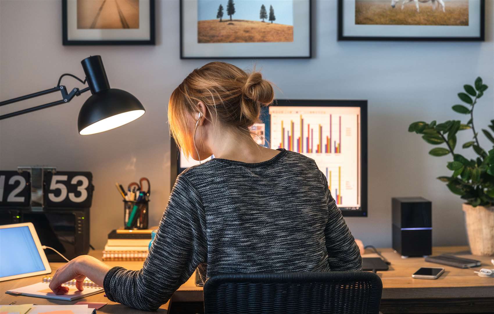 Many parents will be trying to work out how to juggle the school break with their job. Image: iStock.