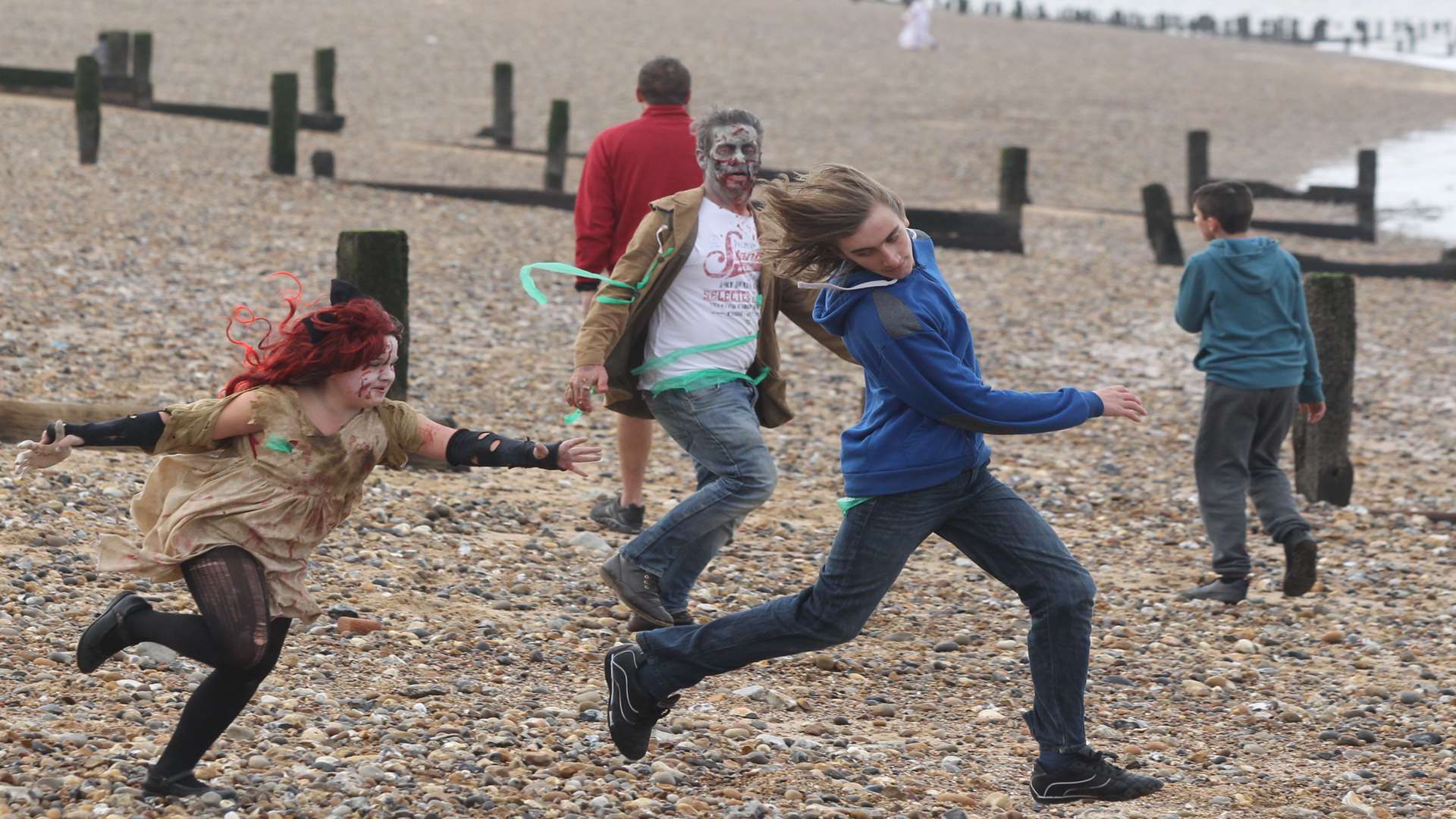 Life's a beach when you're being chased by a zombie