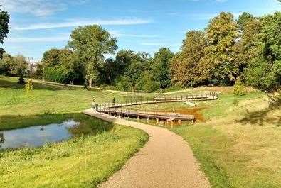 A campaign has been launched to increase lighting in Grosvenor and Hilbert Park in Tunbridge Wells, to help people feel safe when it turns dark