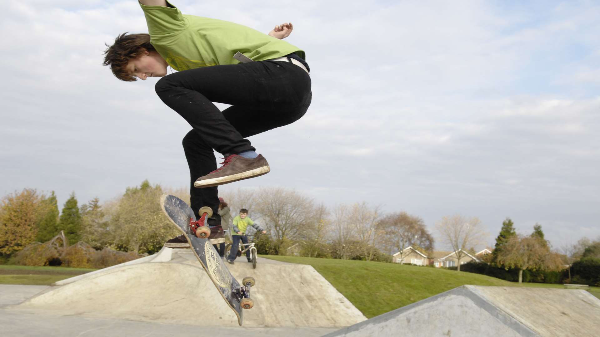 Skate park at Cozenton Park