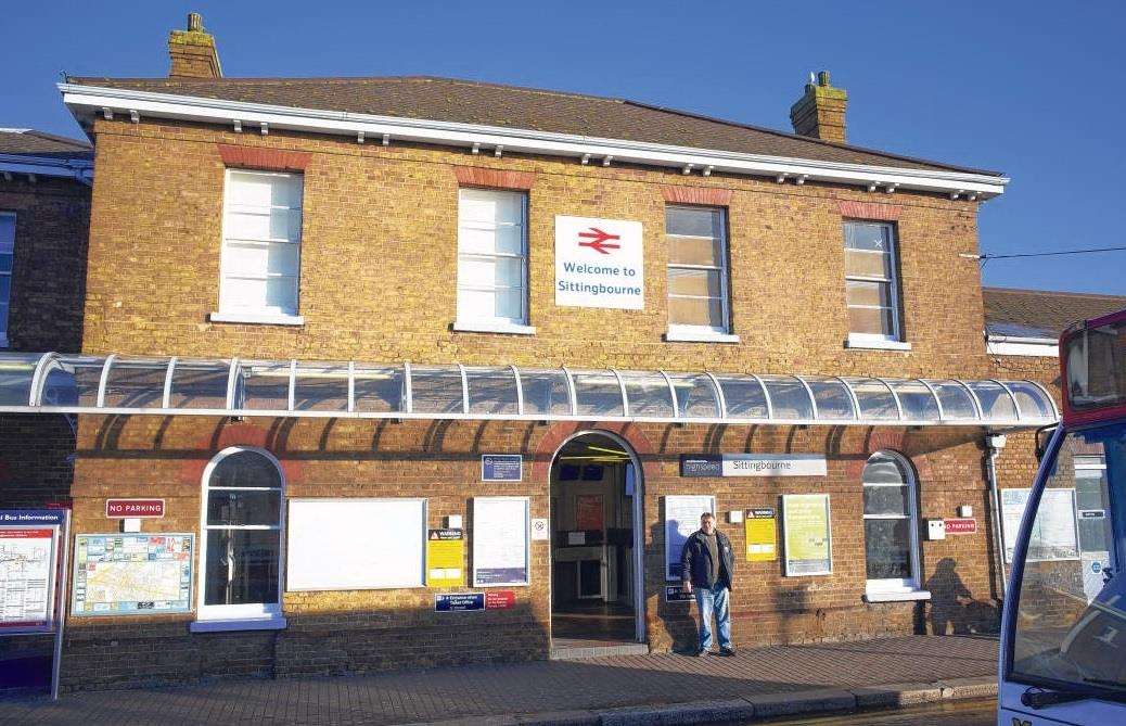 Sittingbourne train station (2560308)