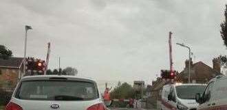 Congestion at the damaged crossing in St Stephen Road's in Canterbury (9070561)