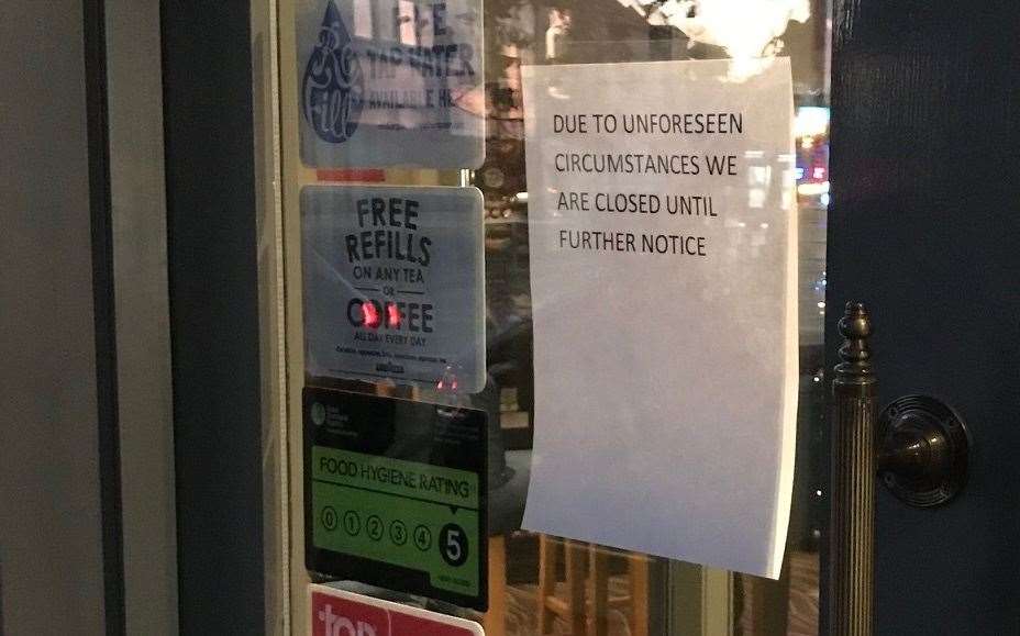 Sign outside the Belle and Lion in Sheerness High Street (23219466)