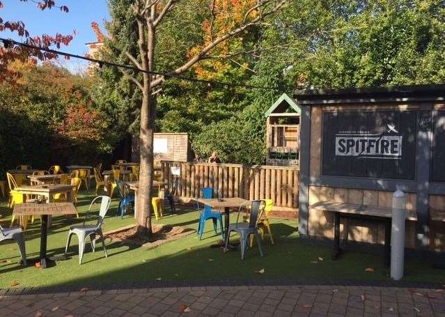 Space for seating at the back of the pub has been increased dramatically – probably a good job given the population surrounding this sole pub on Kings Hill