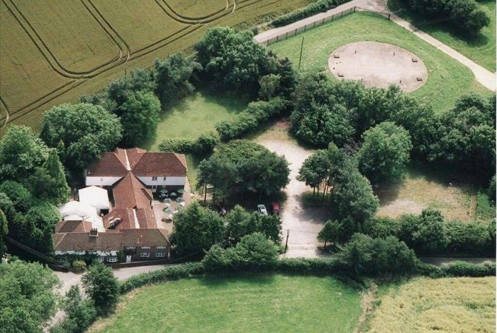 In its heyday, The Harrow in Lenham was a 3-star hotel. Picture: Rightmove/ Whozoo