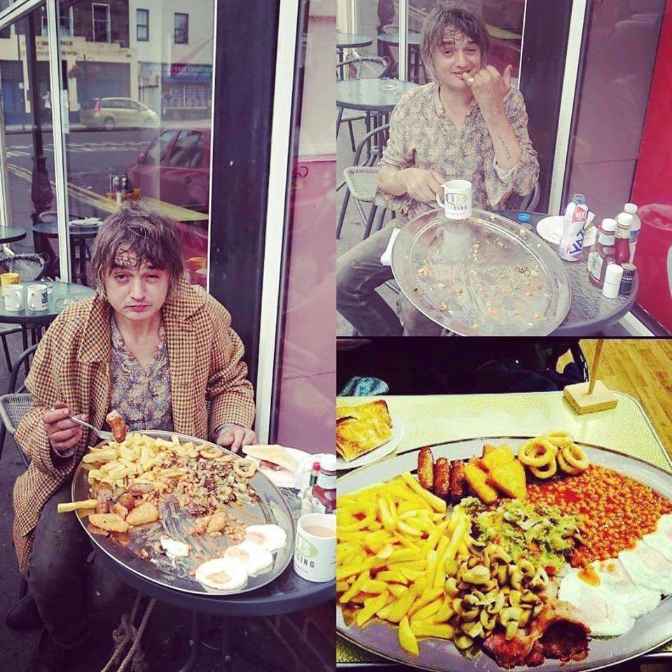 Pete Doherty smashes the cafe's breakfast challenge (3713207)