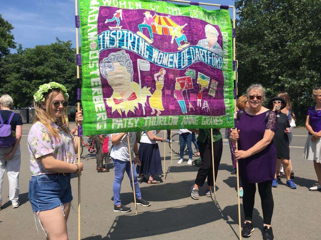 Dartford artist Ruth Howard pictured (left). (2676940)