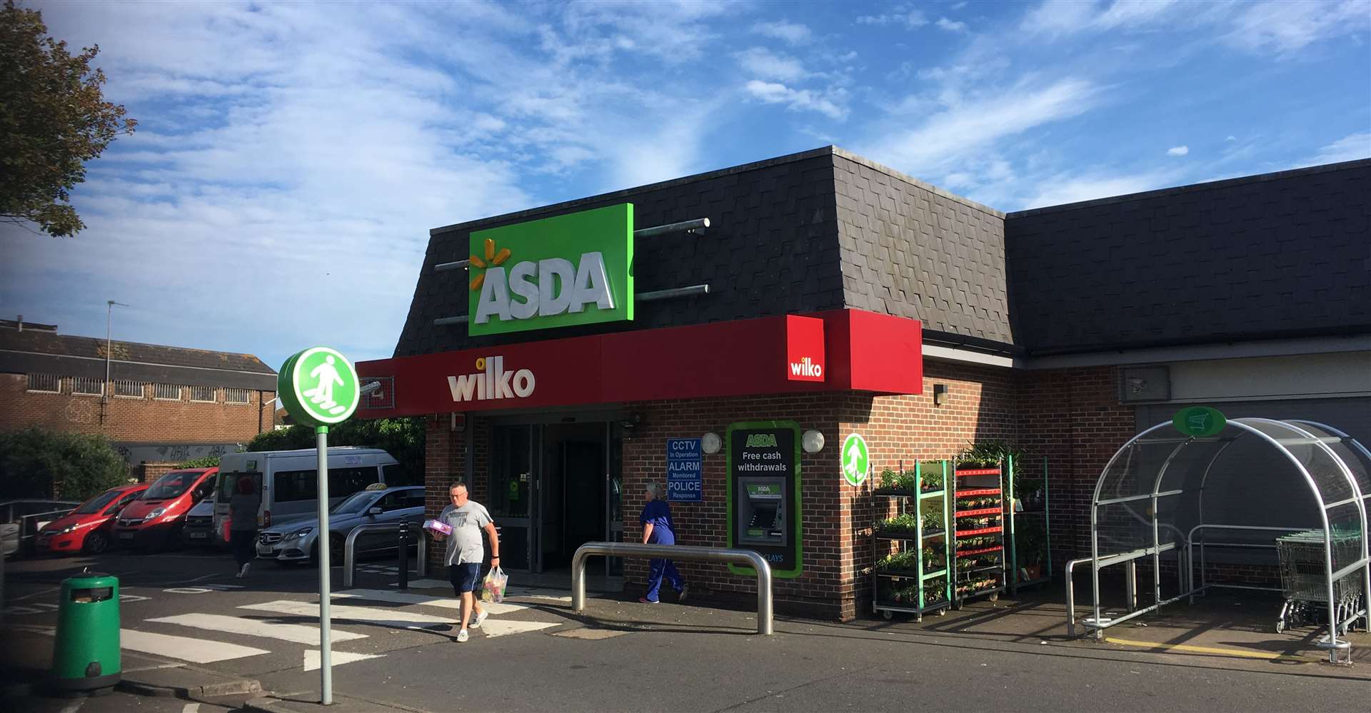 The advert lists neighbouring Asda’s car park as a benefit for taking on the unit