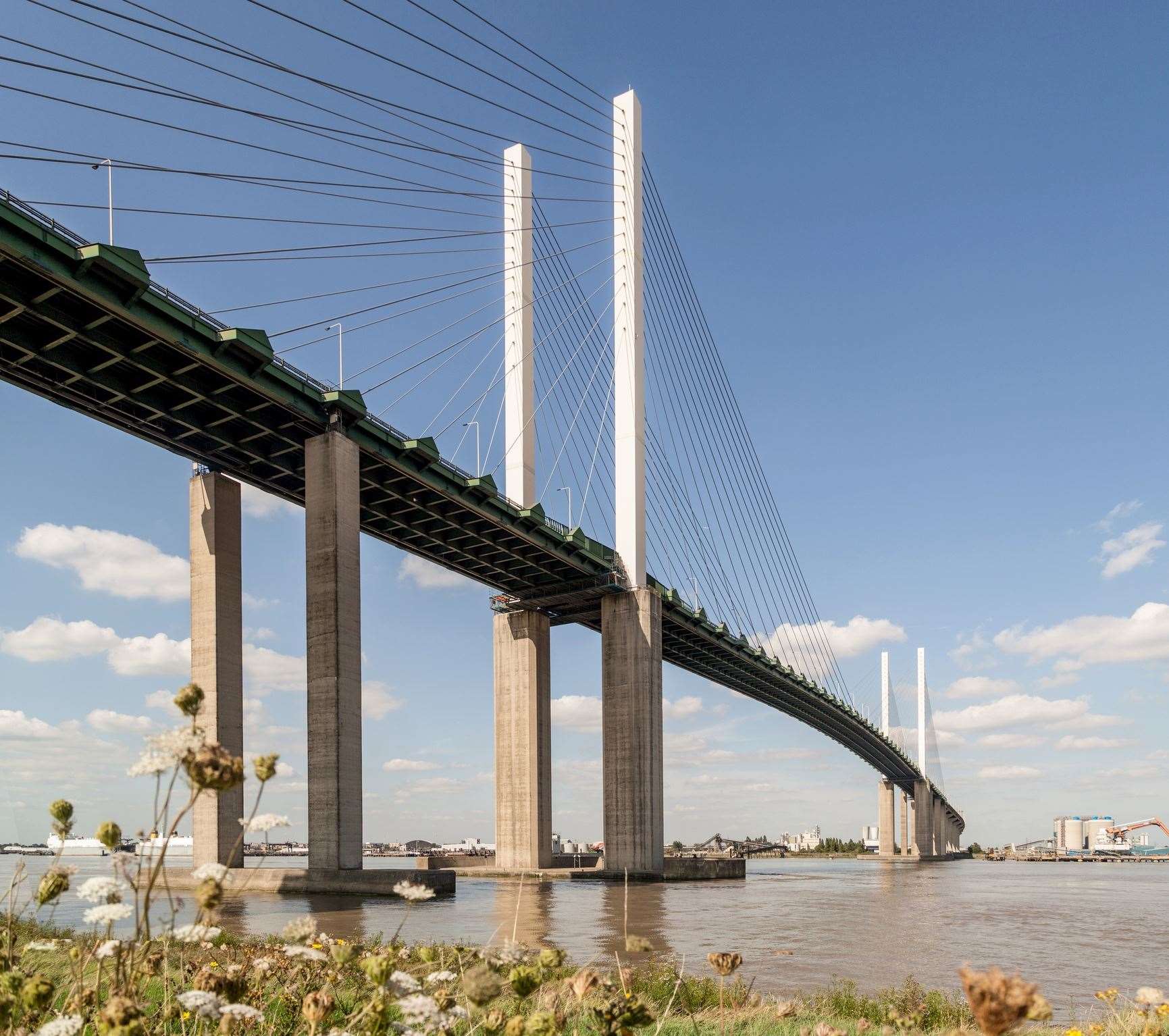 The QEII bridge is set to close for two weekends. Stock image