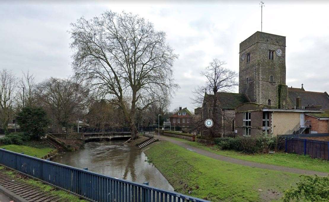 St Saviour's Walk, Dartford is a popular spot to feed the birds