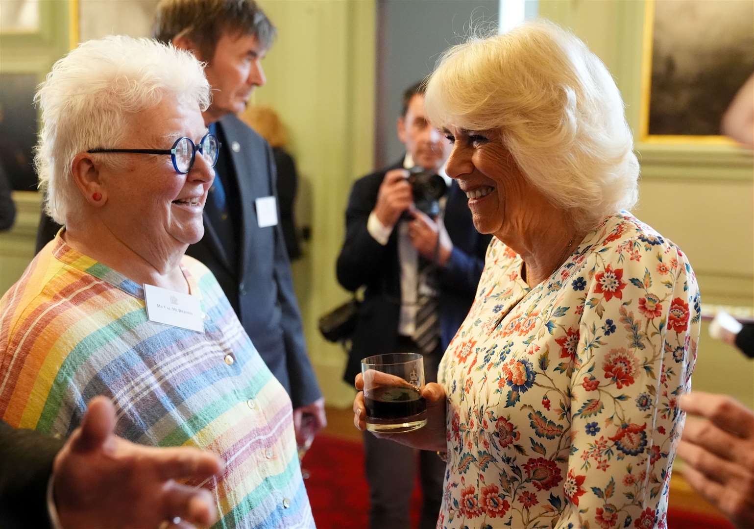 Val McDermid speaking to the Queen (Andrew Milligan/PA)