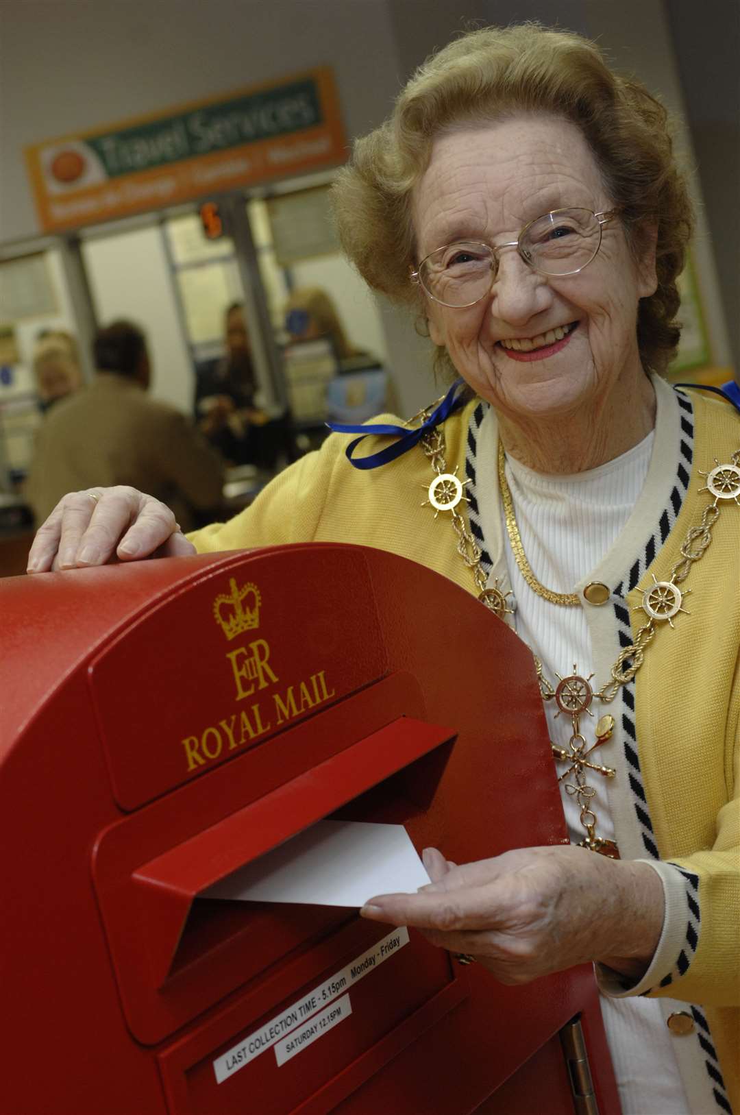 Pat Oakeshott opening the WHSmith Post Office in Gravesend while she was Mayor. Picture: Matthew Reading