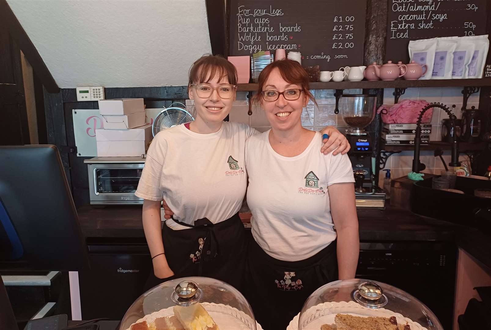 Katina (right) with her 19-year-old daughter Viennah