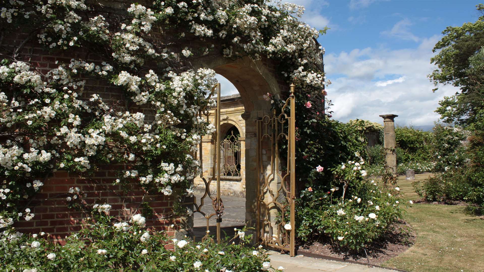 Hever in Bloom features quotes from literary greats and Harry Potter's glasses in flowers