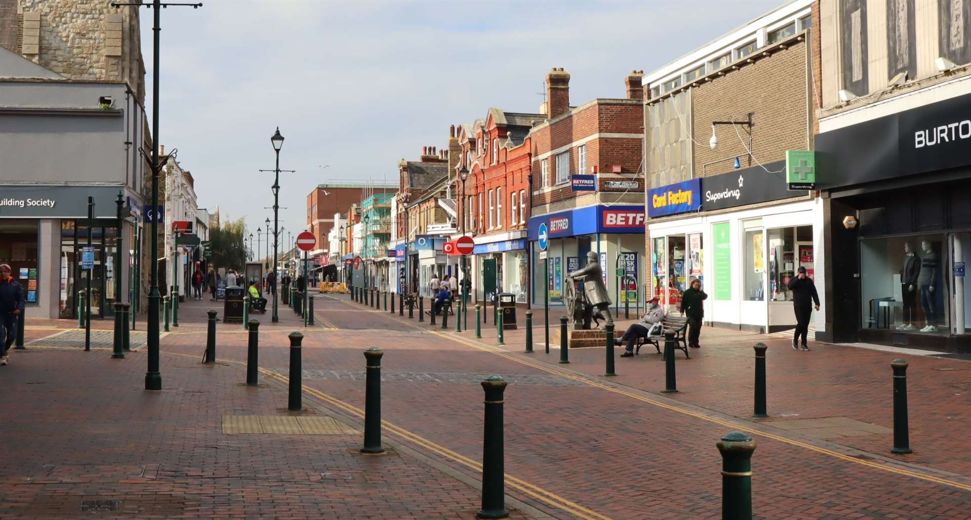 High Street traders spoke of how a car ban was strangling their trade