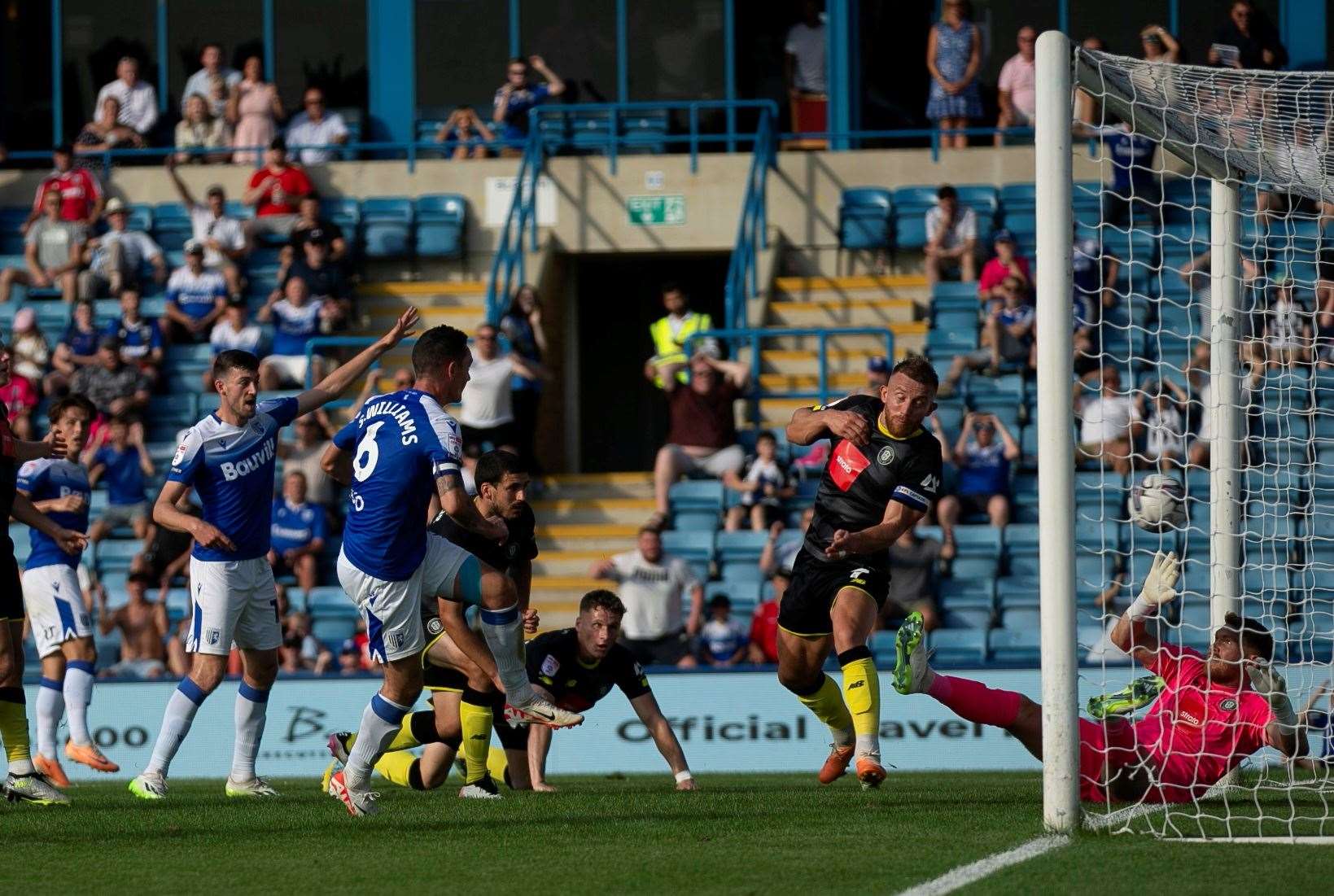 Shaun Williams scores the winner Picture: @Julian_KPI