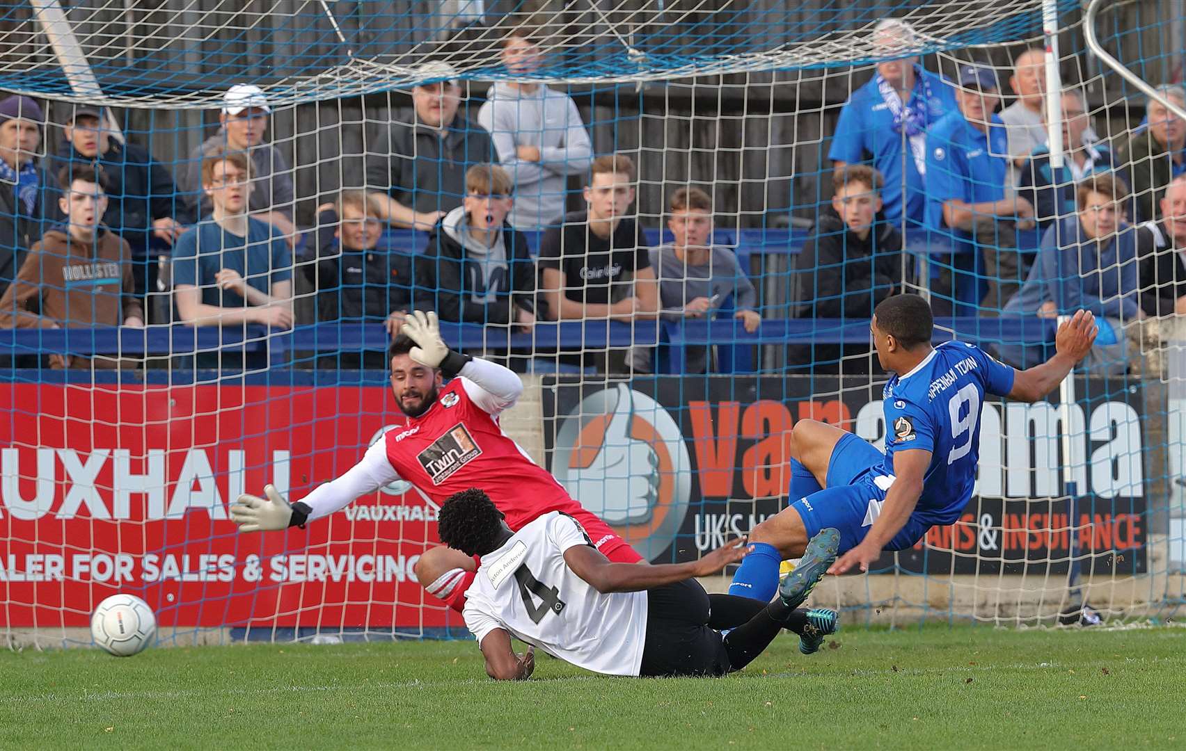 Jordan Wynter (4) can't stop Nat Jarvis equalising Picture: Richard Chappell