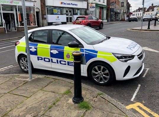 Parked in their own space, right on the corner of the green, officers popped into The Grasshopper and were happy to spend a few moments chatting to customers