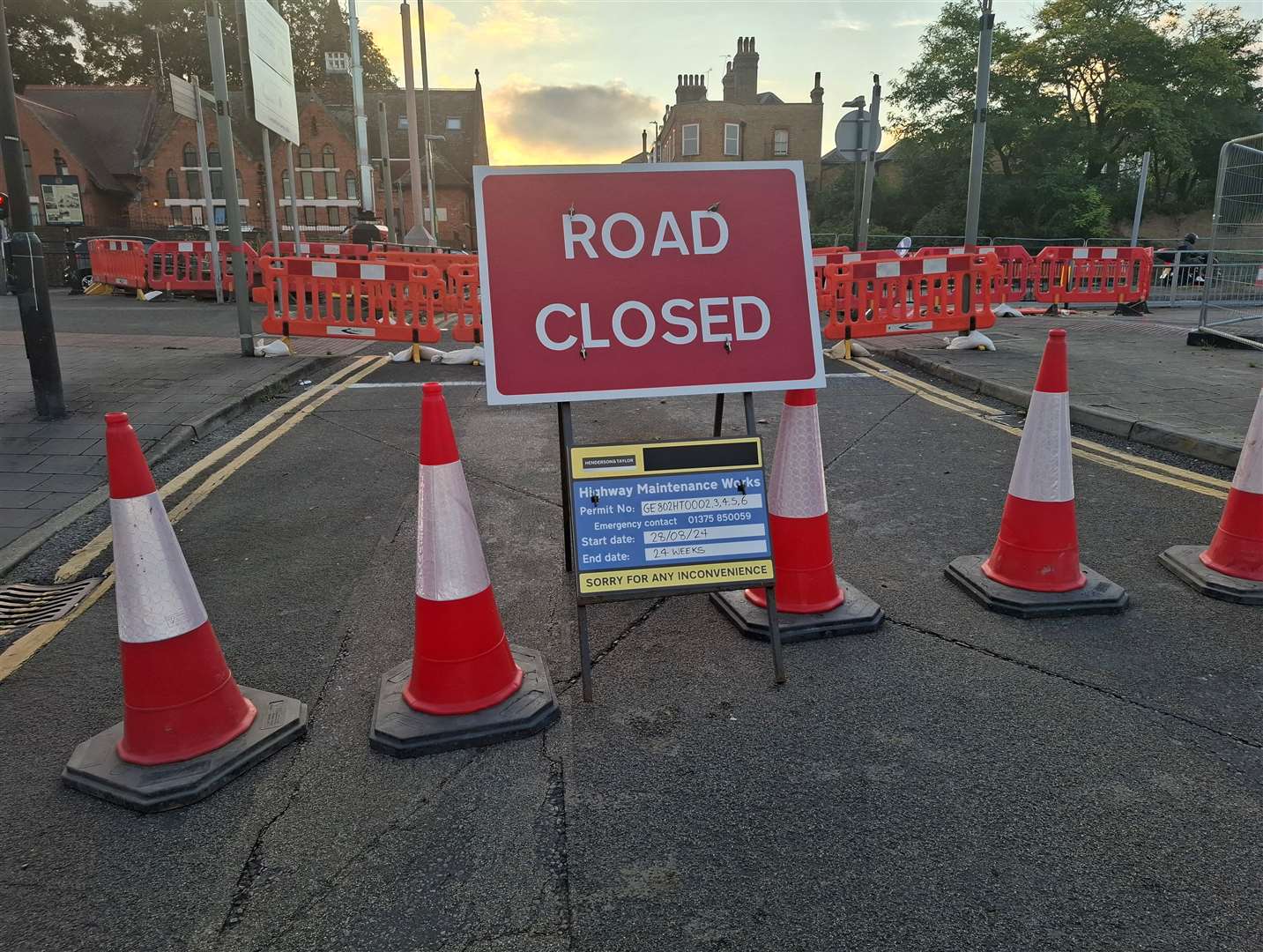 Spital Street is closed and there are three-way lights at the junction