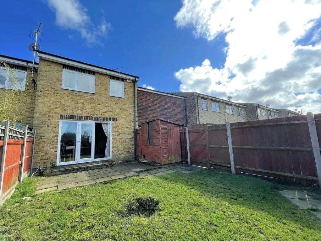 The garden is "perfect for barbecues". Picture: Zoopla / Iliffe & Iliffe