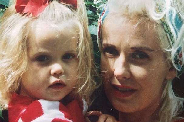 Peaches Geldof posted a picture with her mother Paula Yates on Twitter shortly before her death