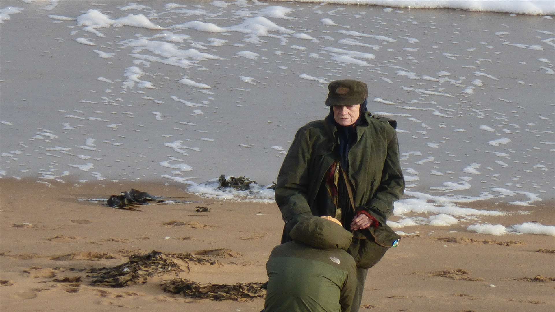 Dame Maggie Smith pictured filming The Lady in the Van in Viking Bay. Credit: Thanet District Council