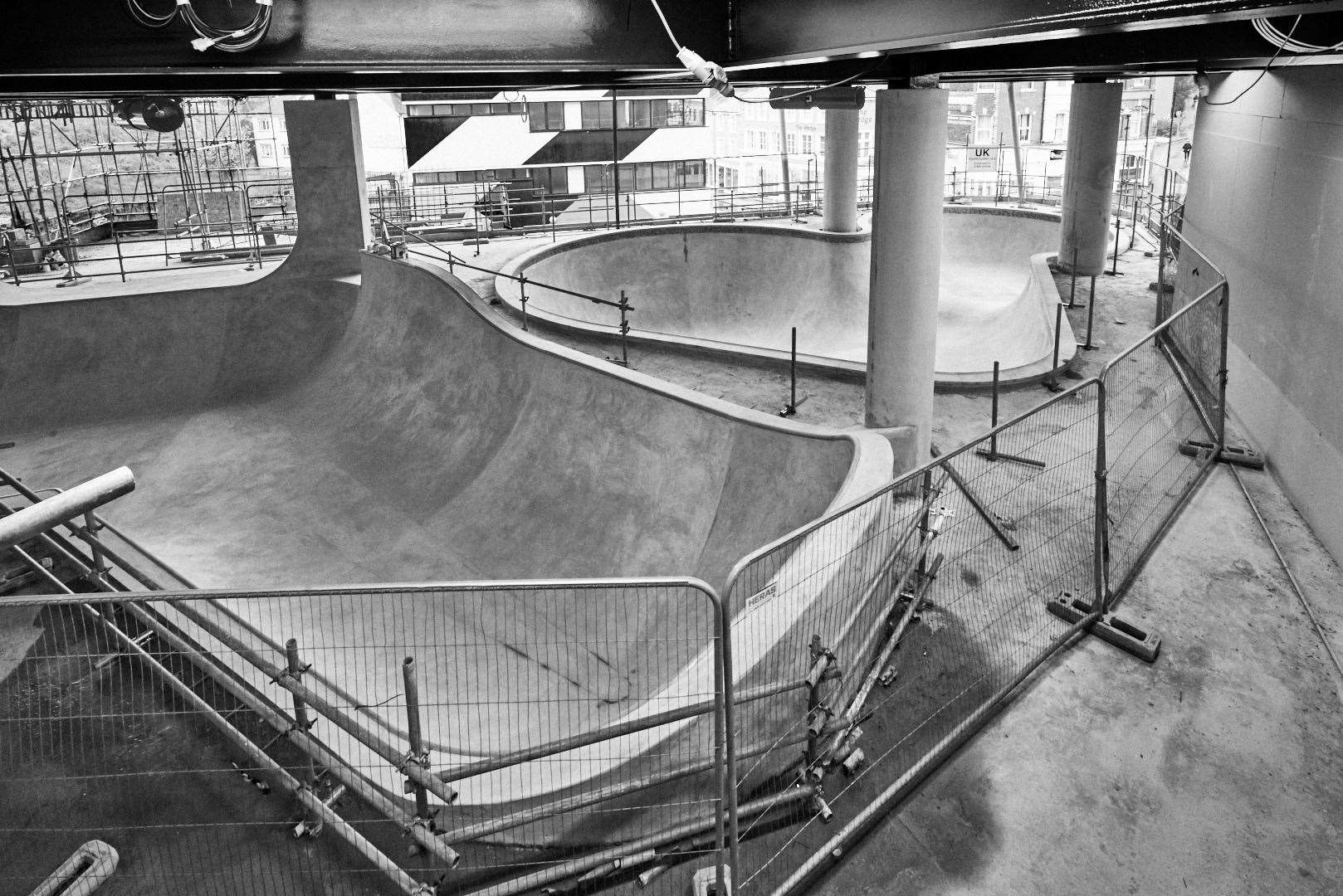 The first floor features two concrete bowls