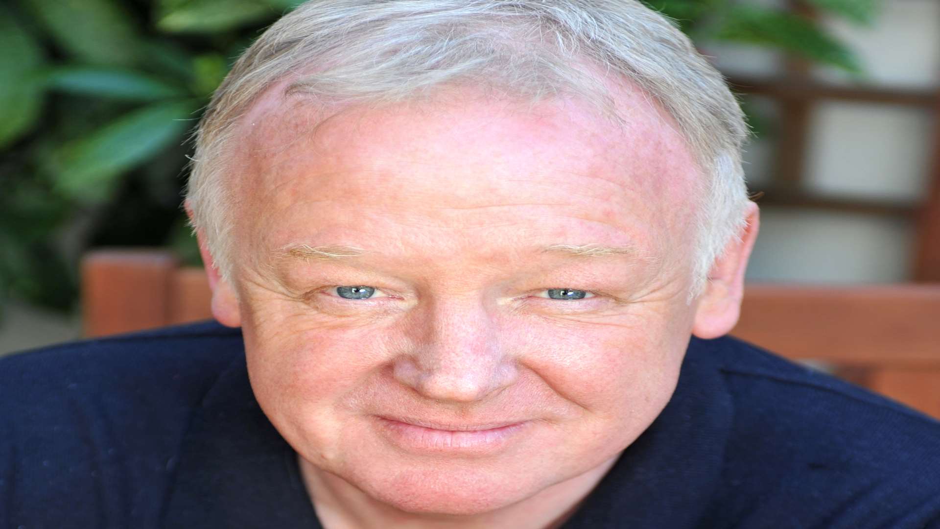 Les Dennis