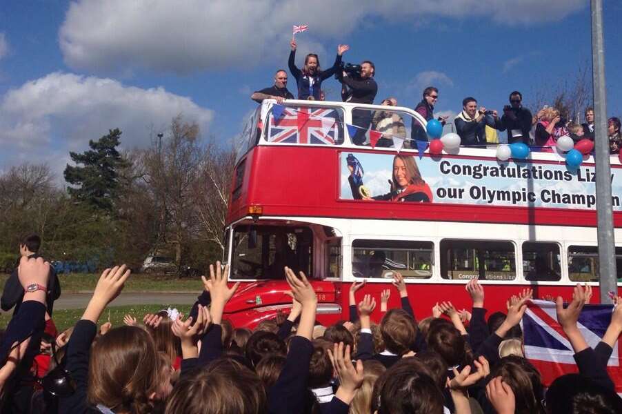 Children from Riverhead Infants School greet Lizzy Yarnold