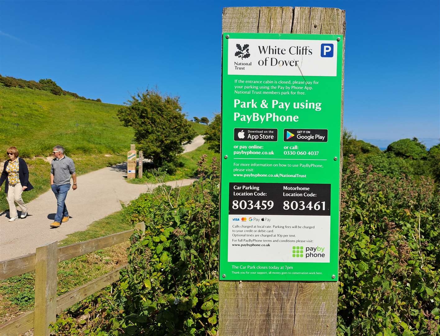 A car park charge notice at the White Cliffs at Langdon, Dover