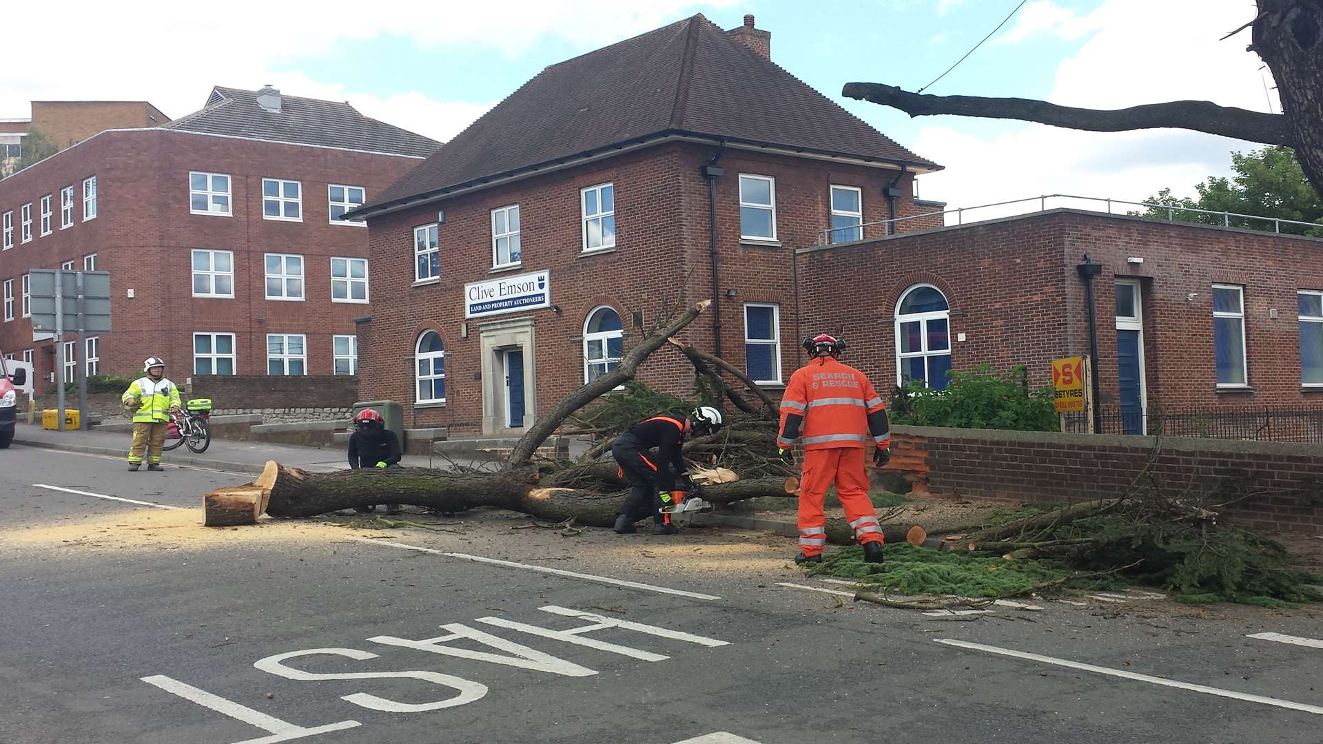 Both lanes had to be closed due to the fallen branch