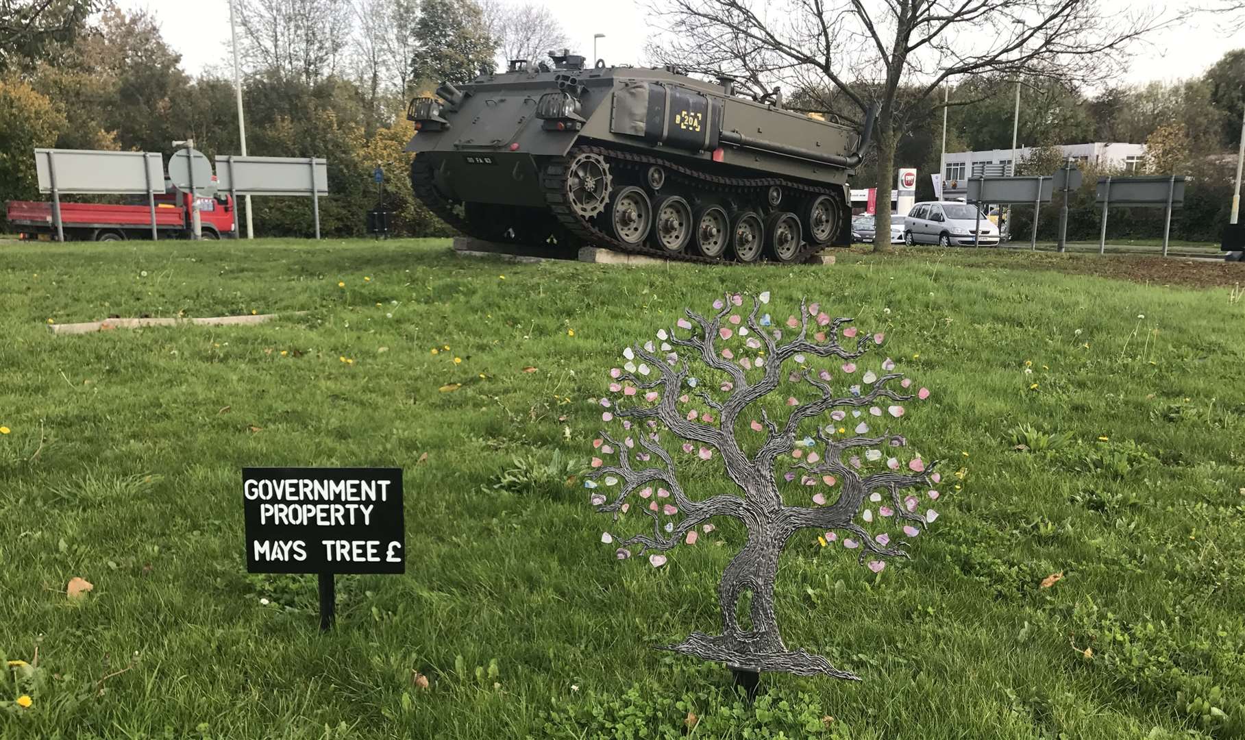 A sculpture appeared on the 'tank roundabout' in Chart Road in 2017