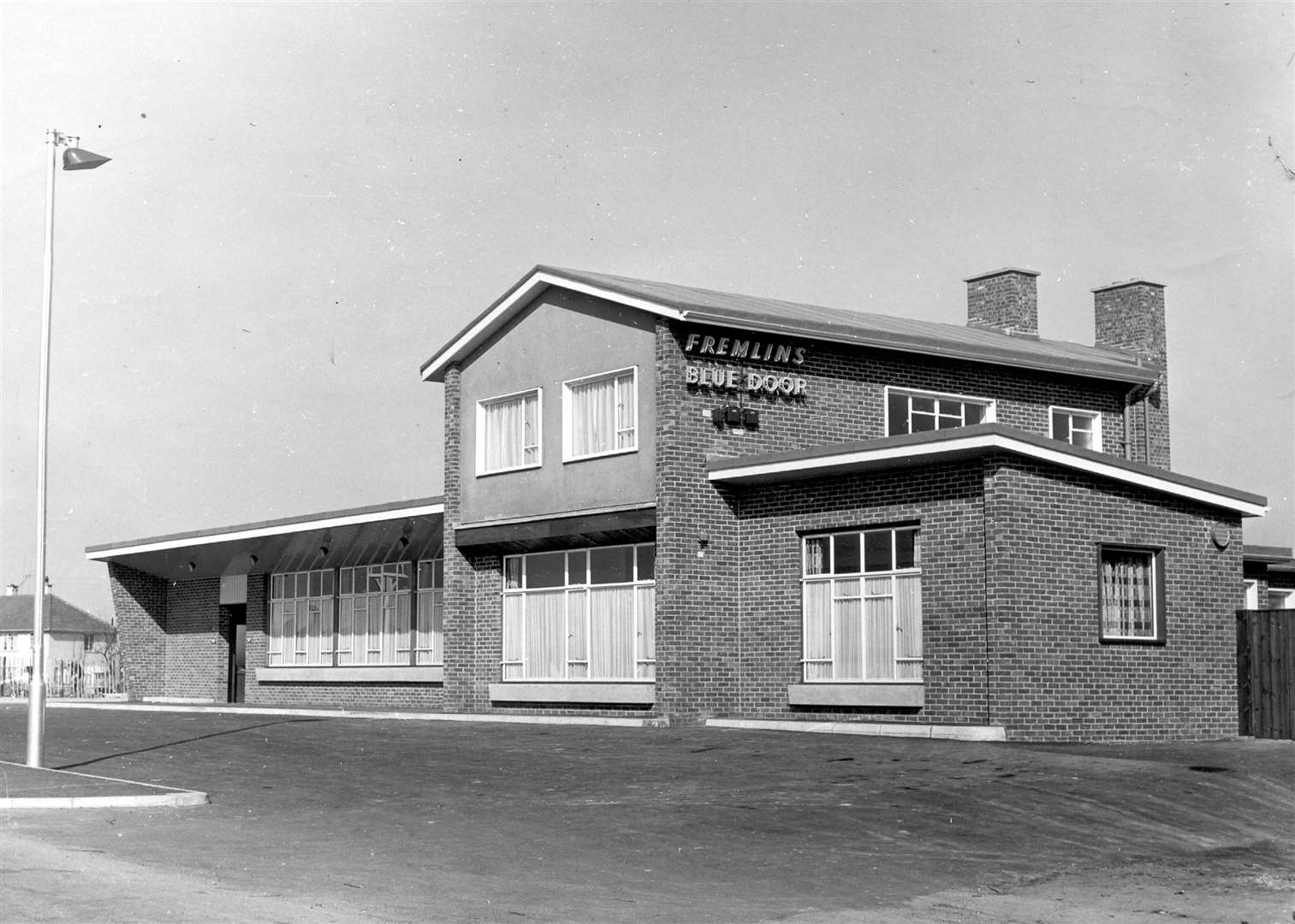 The replacement Blue Door public house, Maidstone - August 1957