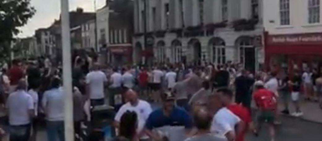 Football fans flood into Jubilee Square (2925864)