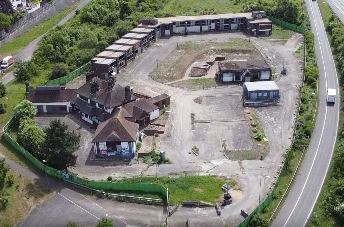 The run-down and empty Tollgate Hotel next to the A2 in Gravesend. Picture: BP Pulse