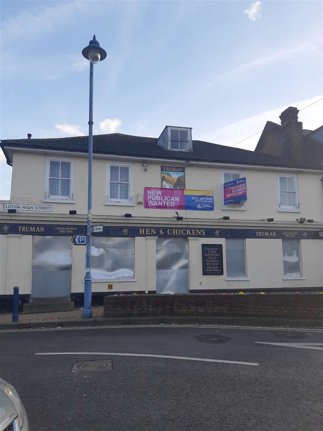 Hen and Chicks pub, Luton, Chatham. (7291112)