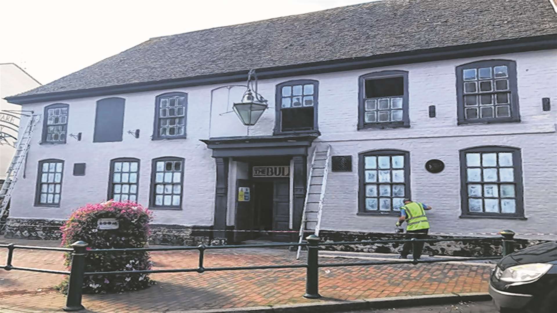 Tacos Locos will be in the former Bull Inn pub in Sittingbourne High Street.