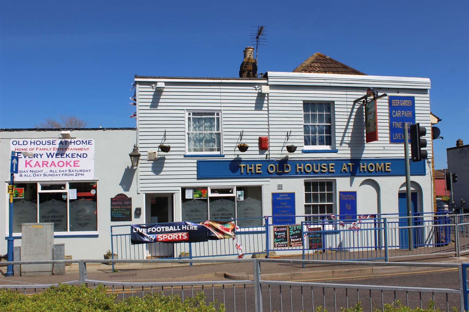 Old House at Home pub in Sheerness before it closed