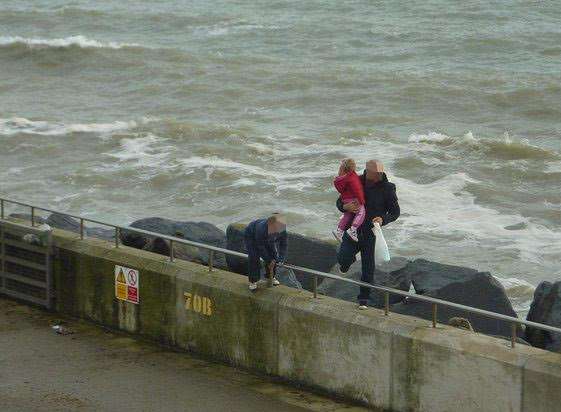 Before making back across the sea wall. Picture: Kent999s