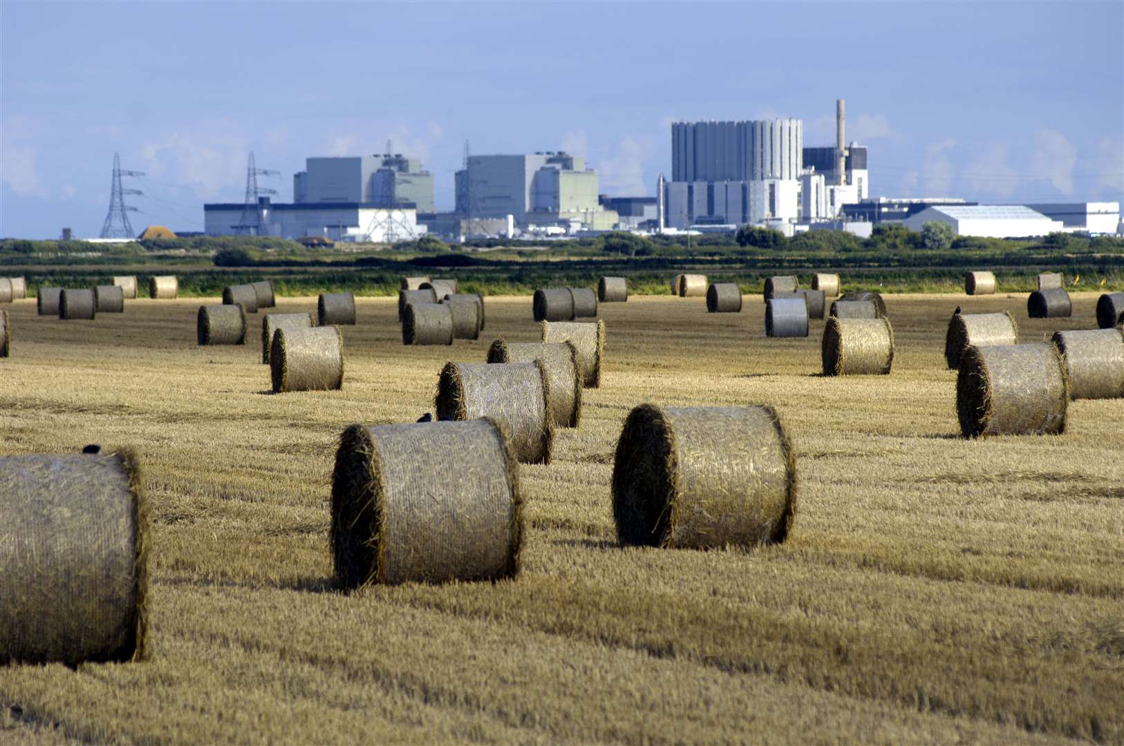 View of Dungeness Power station from Lydd Picture : Gary Browne (7551216)