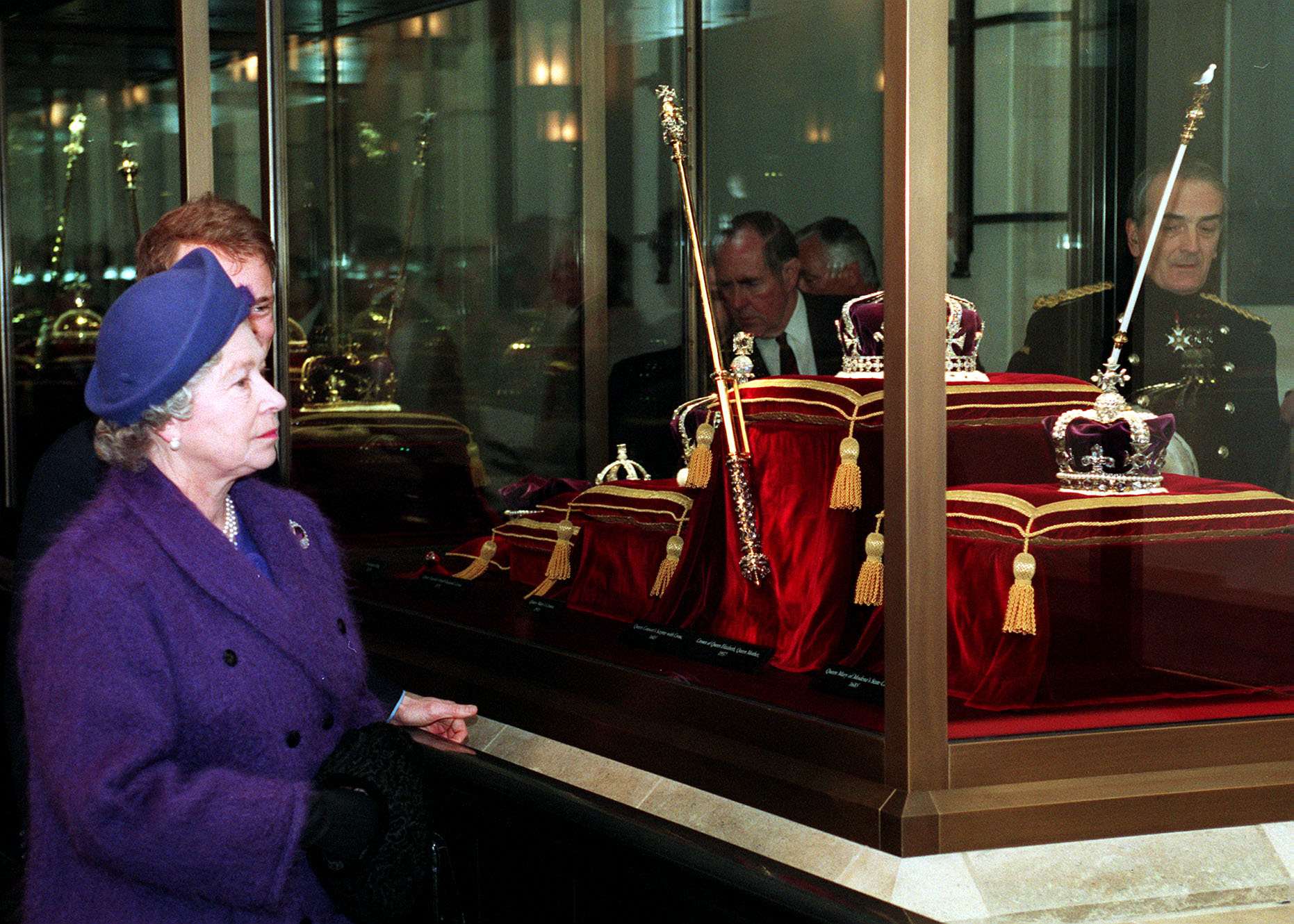 The Queen viewing the Crown Jewels at the Tower of London in 1994 (Sean Dempsey/PA)