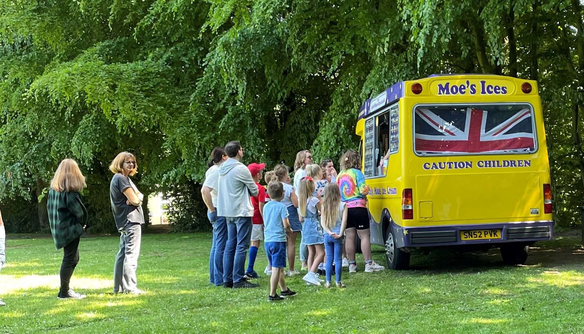 Customers at Meopham School line up for iced goodies from Metin